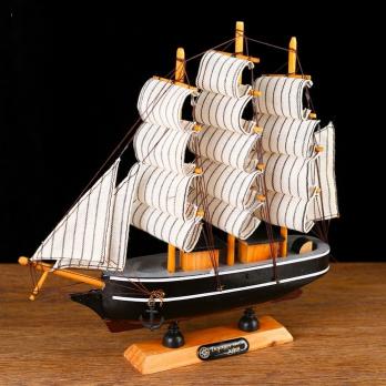 Корабль сувенирный малый «Ковда», борта чёрные с белыми полосами, паруса белые, 5,5×24×22 см 266837